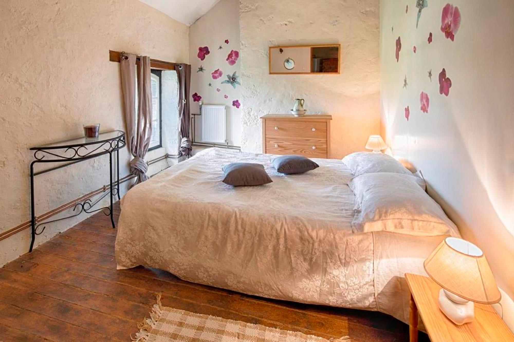 Holiday Home La Brijopa Bazoges-en-Pareds Quarto foto